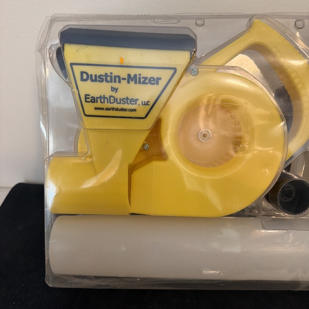 Dustin Mizer Powder Duster - Picture 2 of 5